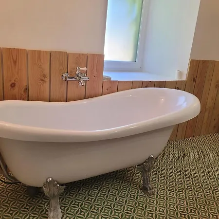 Chateau De La Garlais - 29 Couchages