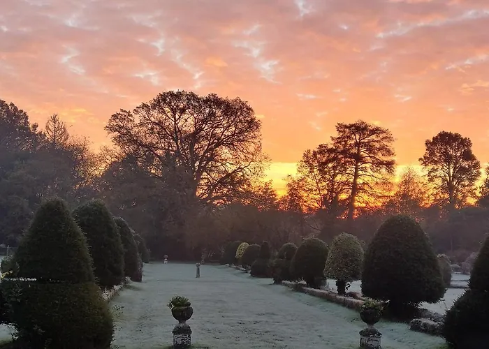 Chateau De La Garlais - 29 Couchages بيت للعطل Derval