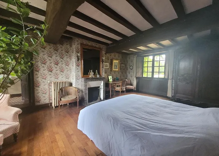 Chateau De La Garlais - 29 Couchages بيت للعطل Derval