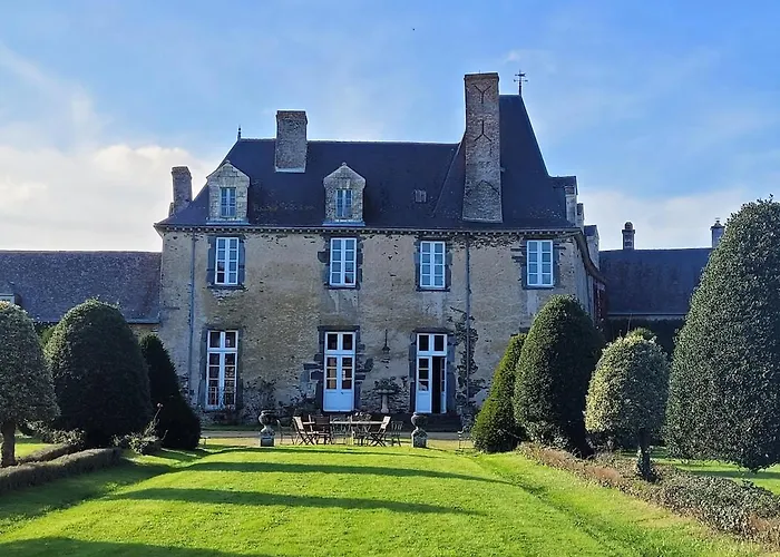 Chateau De La Garlais - 29 Couchages بيت للعطل *