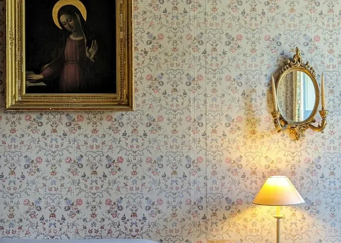 Chateau De La Garlais - 29 Couchages بيت للعطل